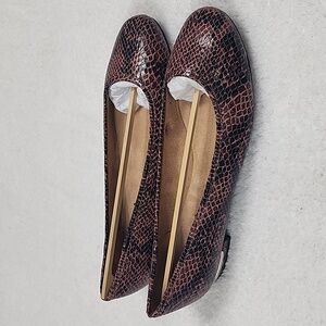 Life Stride Velocity 2.0 Vivienne Ter Cotta Snake Skin Design Flats New In Box